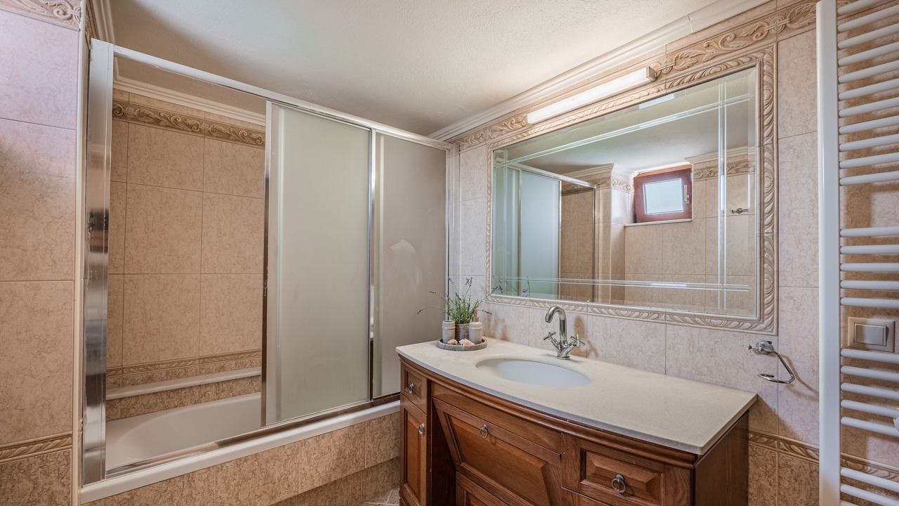Photo of Bathroom in Margarites