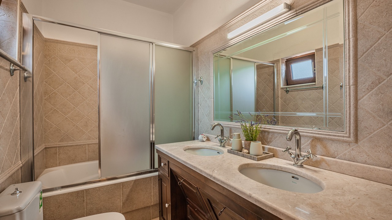 Photo of Bathroom in Margarites