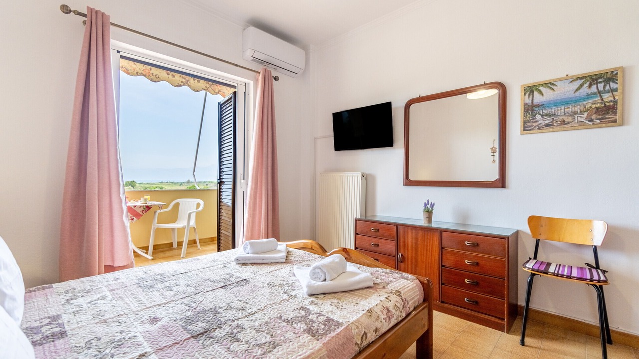 Photo of Bedroom in Almiros Beach