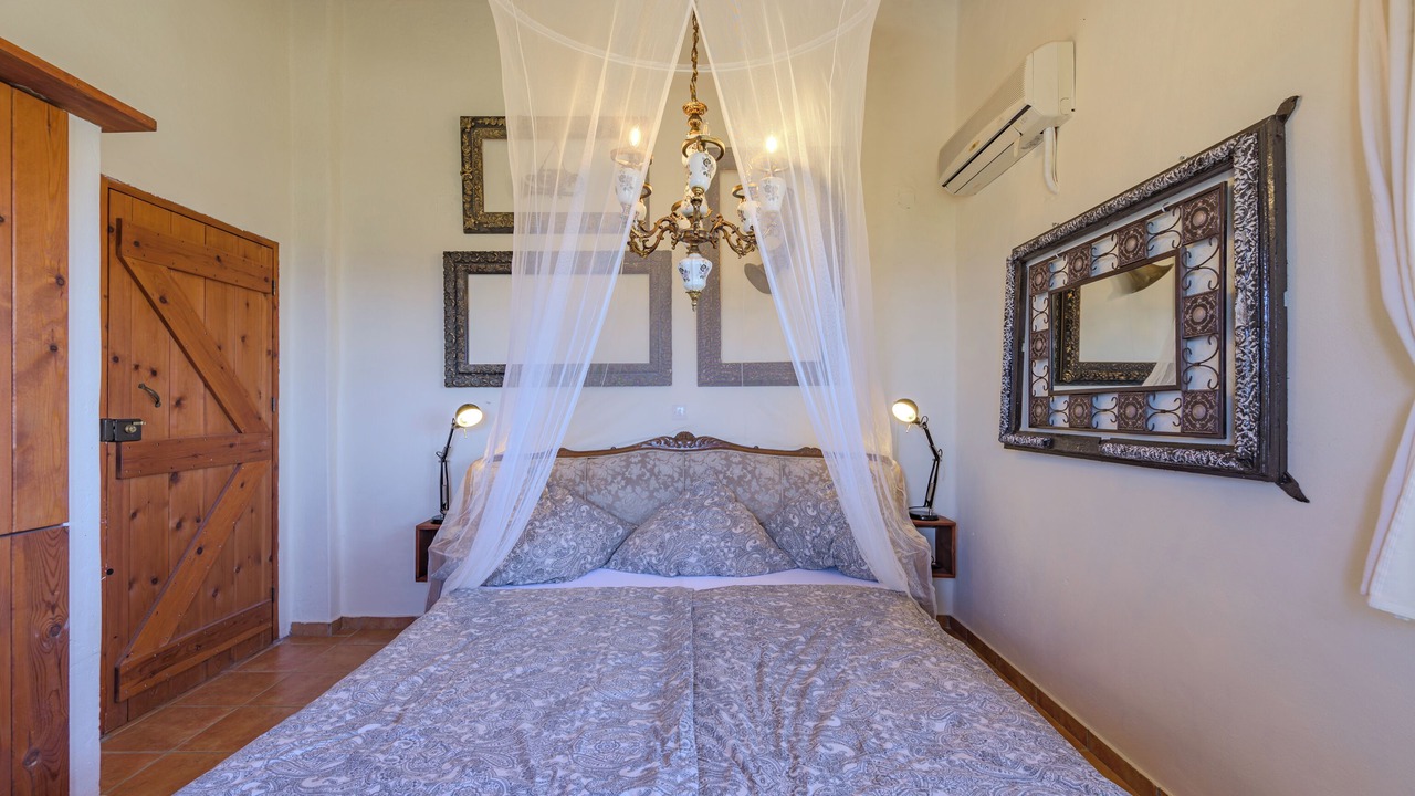 Photo of Bedroom in Mariou