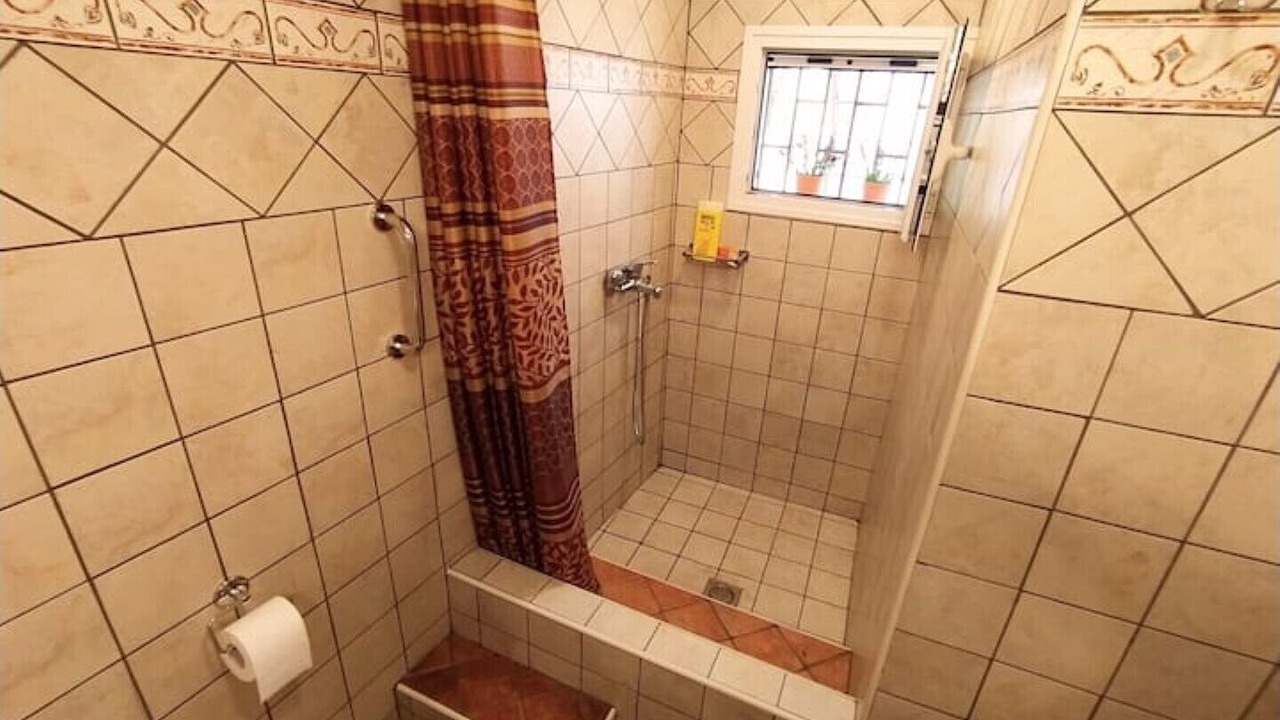 Photo of Bathroom in Volos City Centre