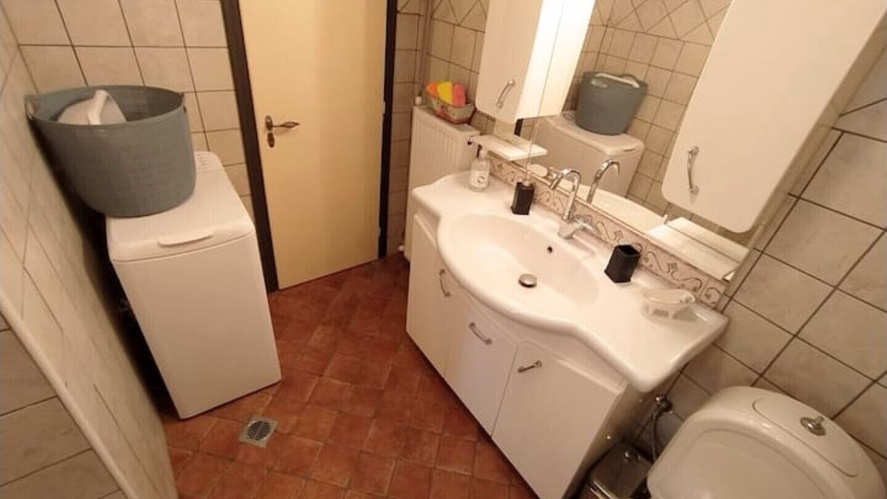 Photo of Bathroom in Volos City Centre