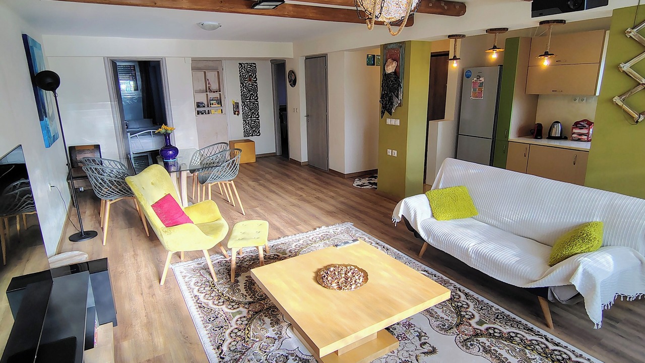 Photo of Livingroom in Velon