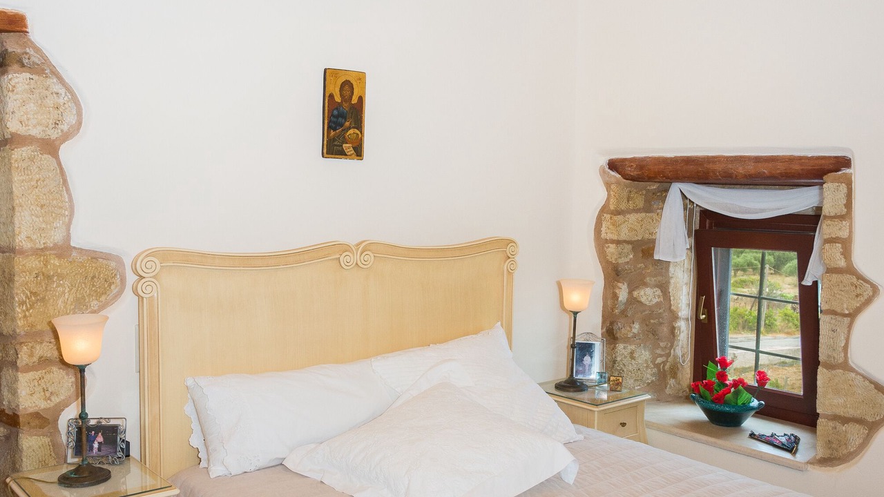 Photo of Bedroom in Kato Dhris