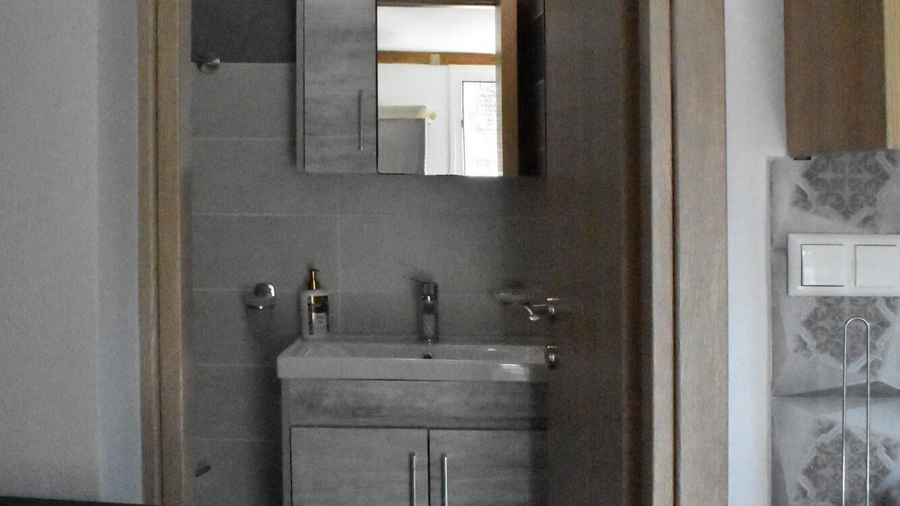 Photo of Bathroom in Ovrios