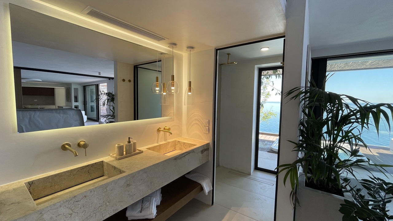 Photo of Bathroom in Achlia