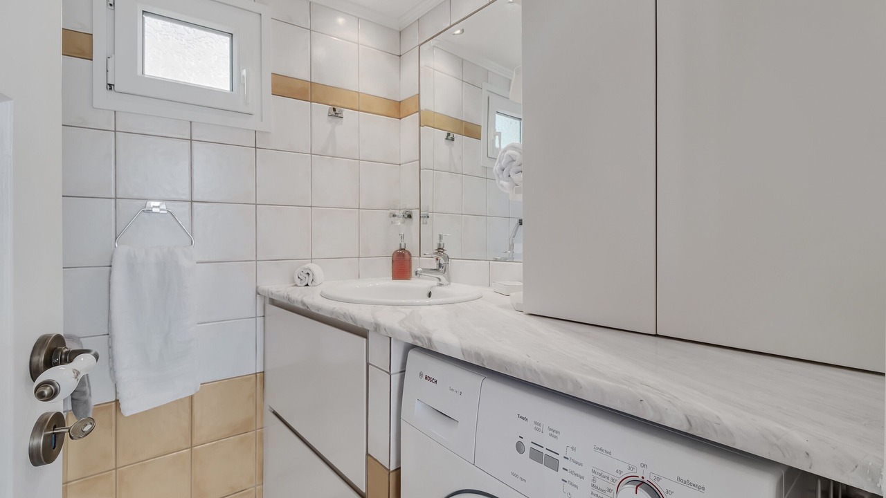 Photo of Bathroom in Katokhorion