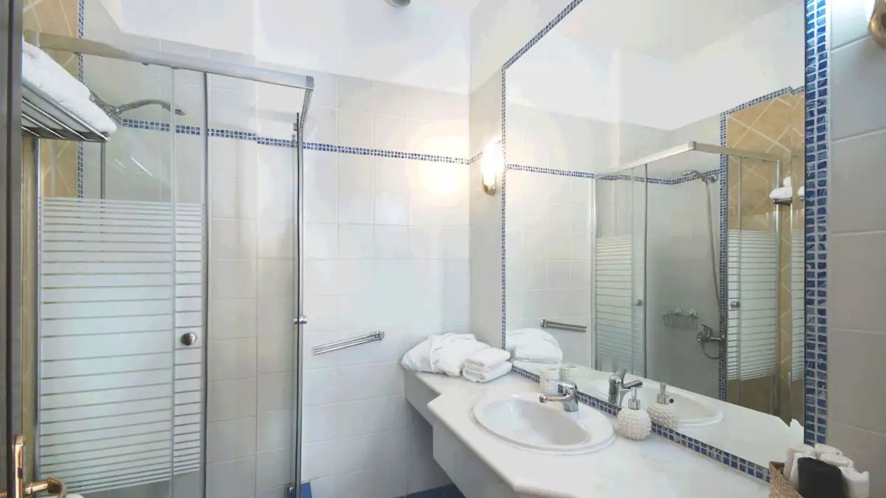 Photo of Bathroom in Sane
