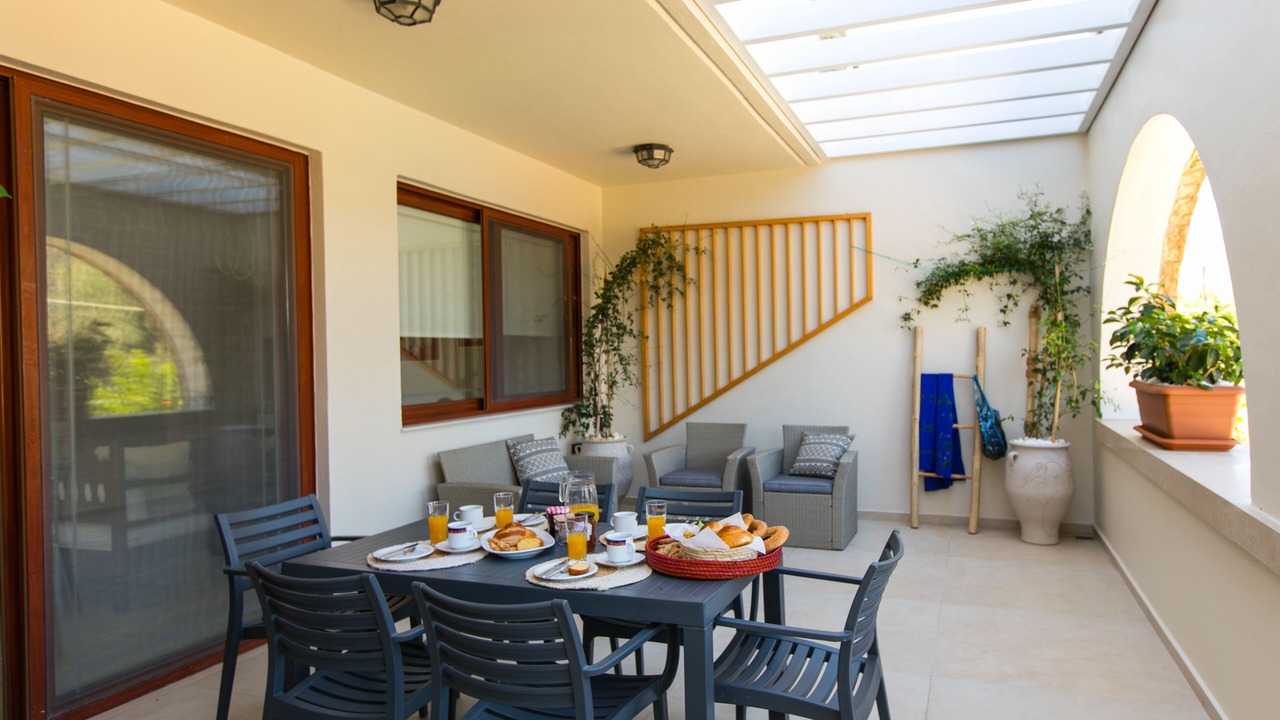 Photo of Patio Balcony in Mixorrouma