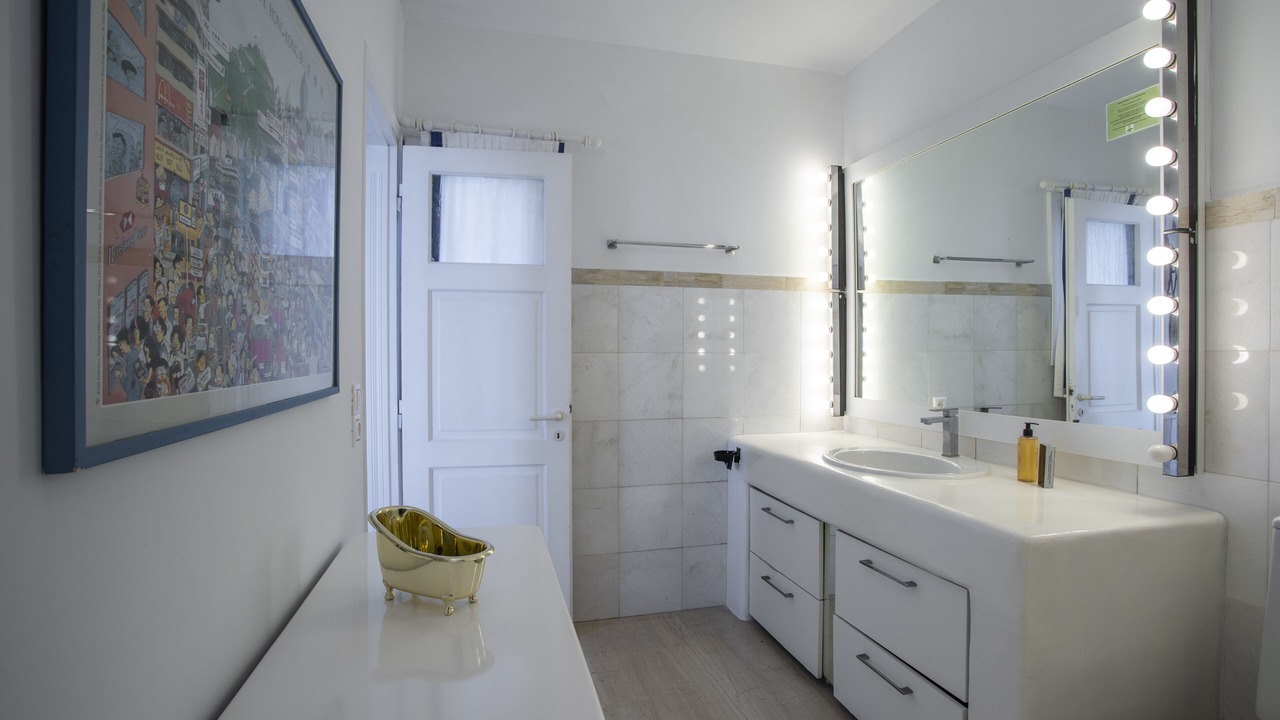 Photo of Bathroom in Tourlos