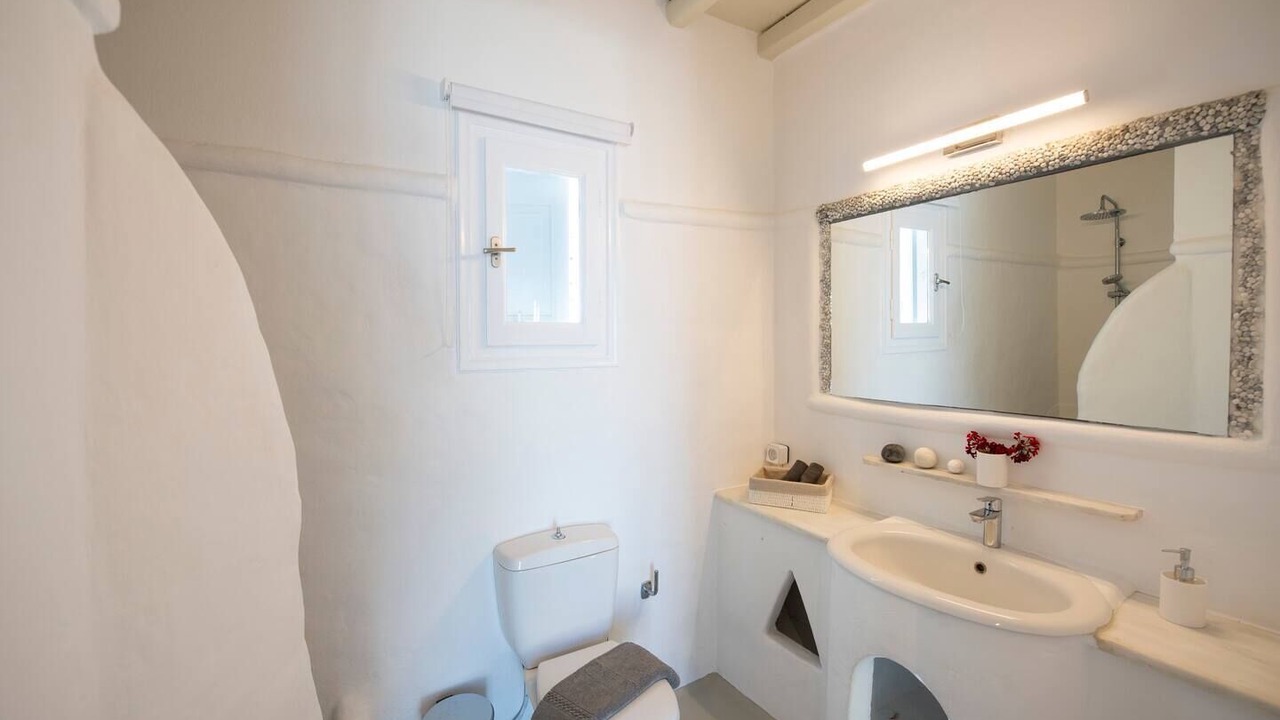 Photo of Bathroom in Agios Ioannis