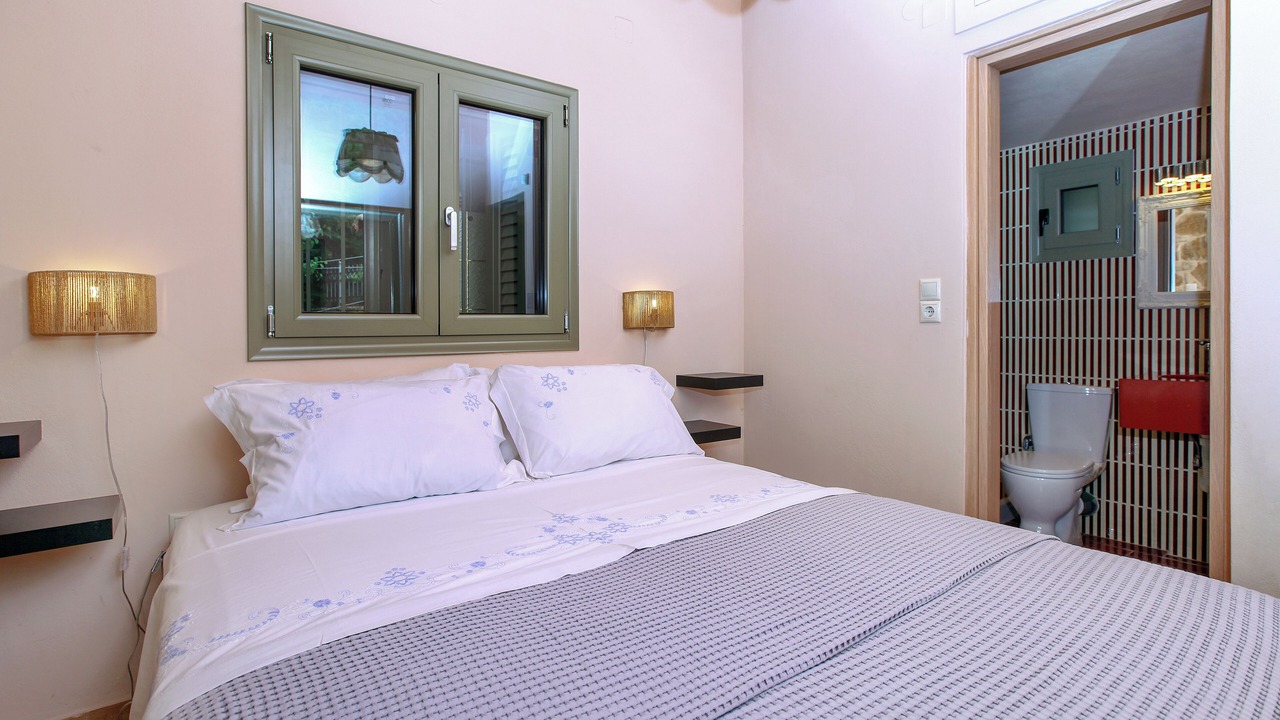 Photo of Bedroom in Aigio