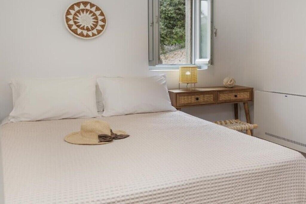 Photo of Bedroom in Aperathos