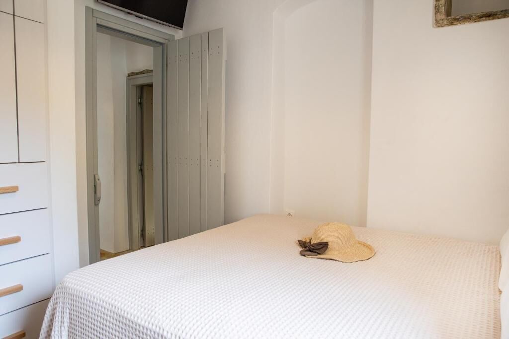 Photo of Bedroom in Aperathos
