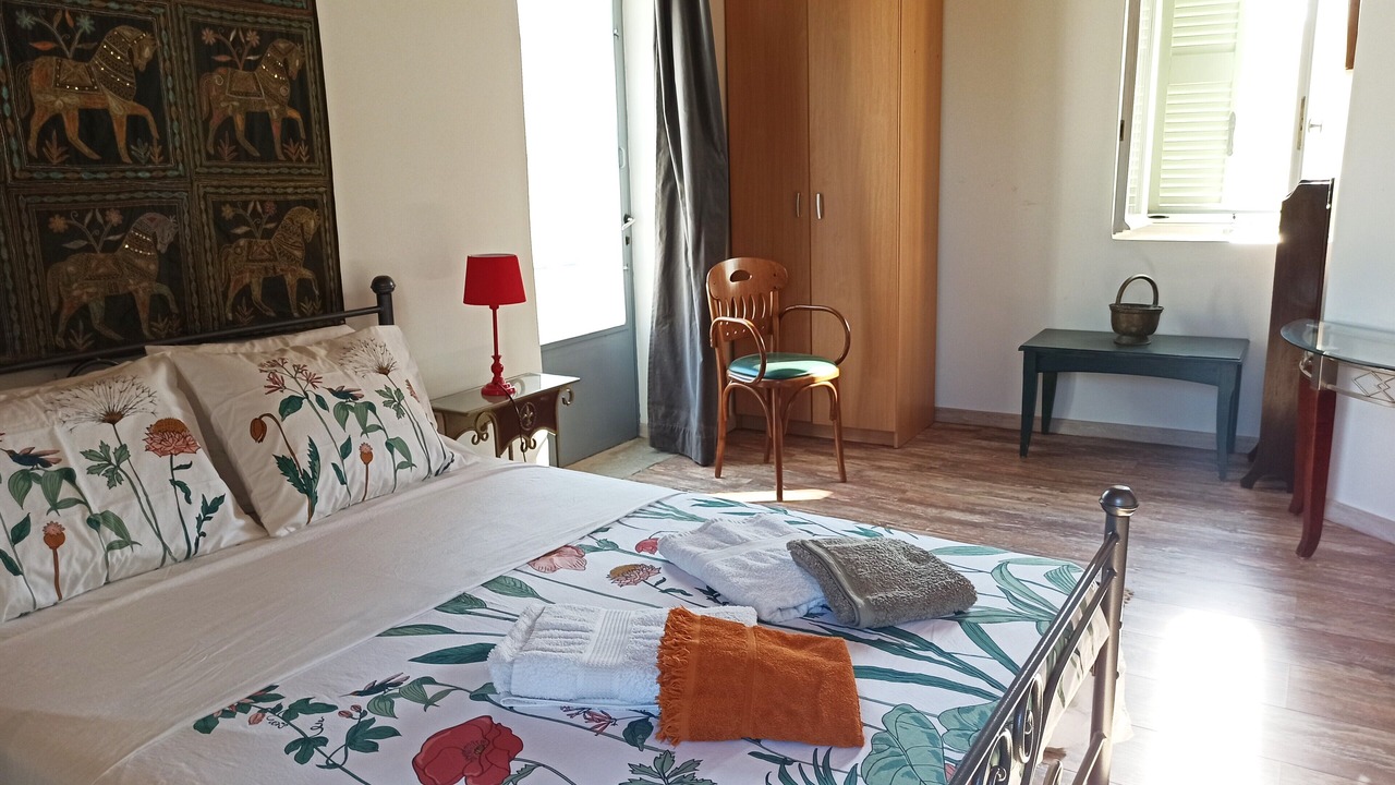 Photo of Bedroom in Makhairoi