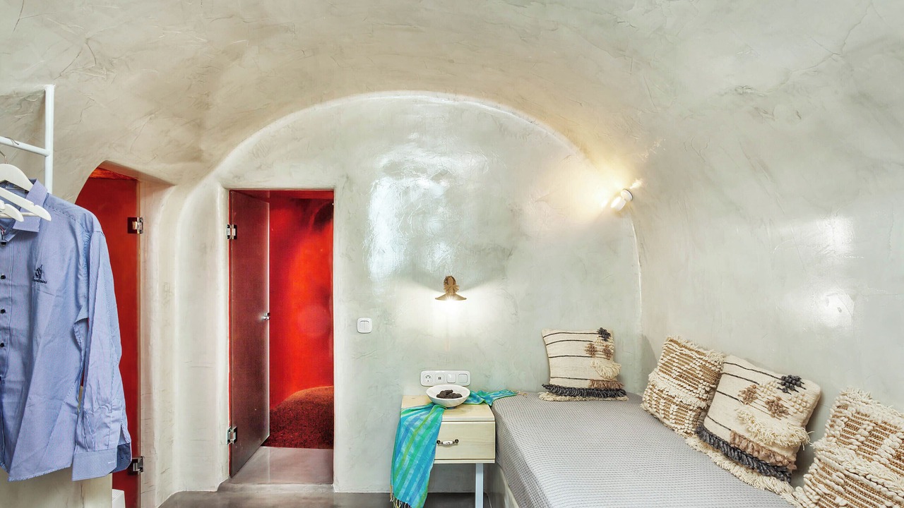 Photo of Bedroom in Oia