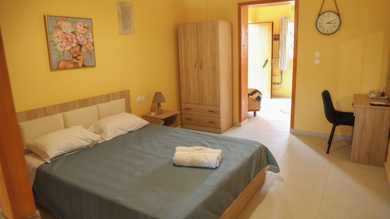 Photo of Bedroom in Marmari