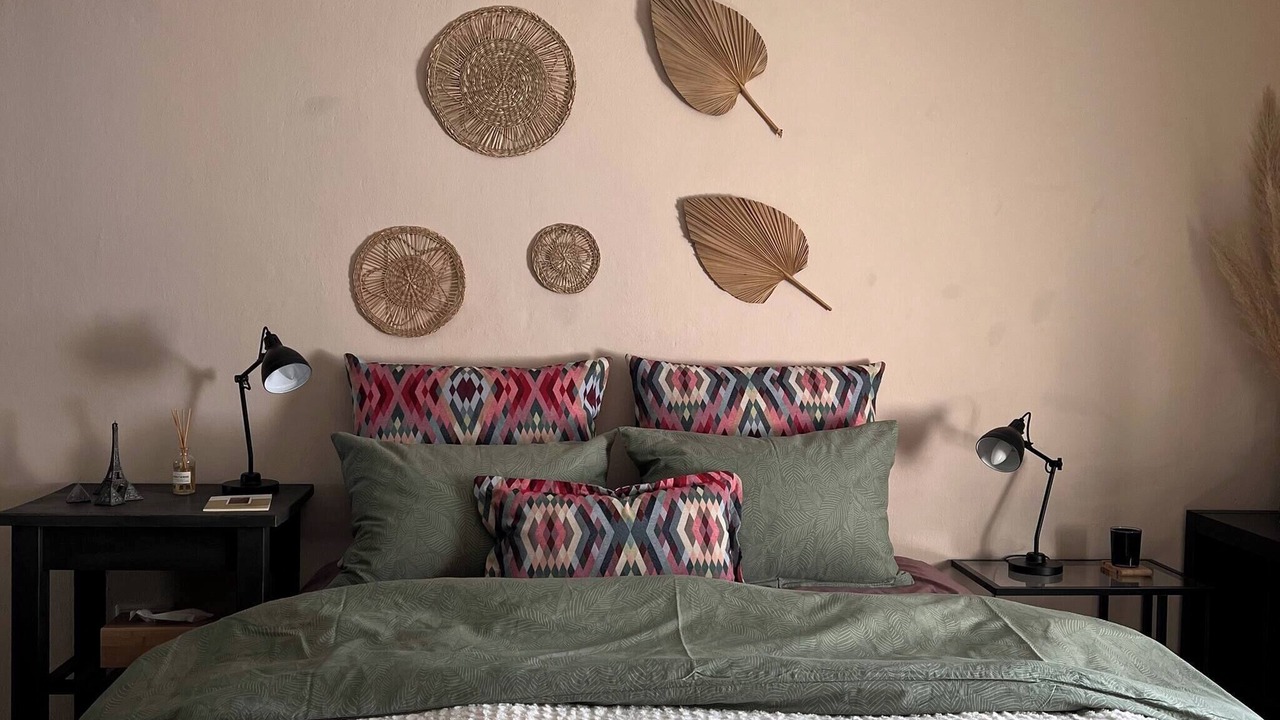 Photo of Bedroom in Drama