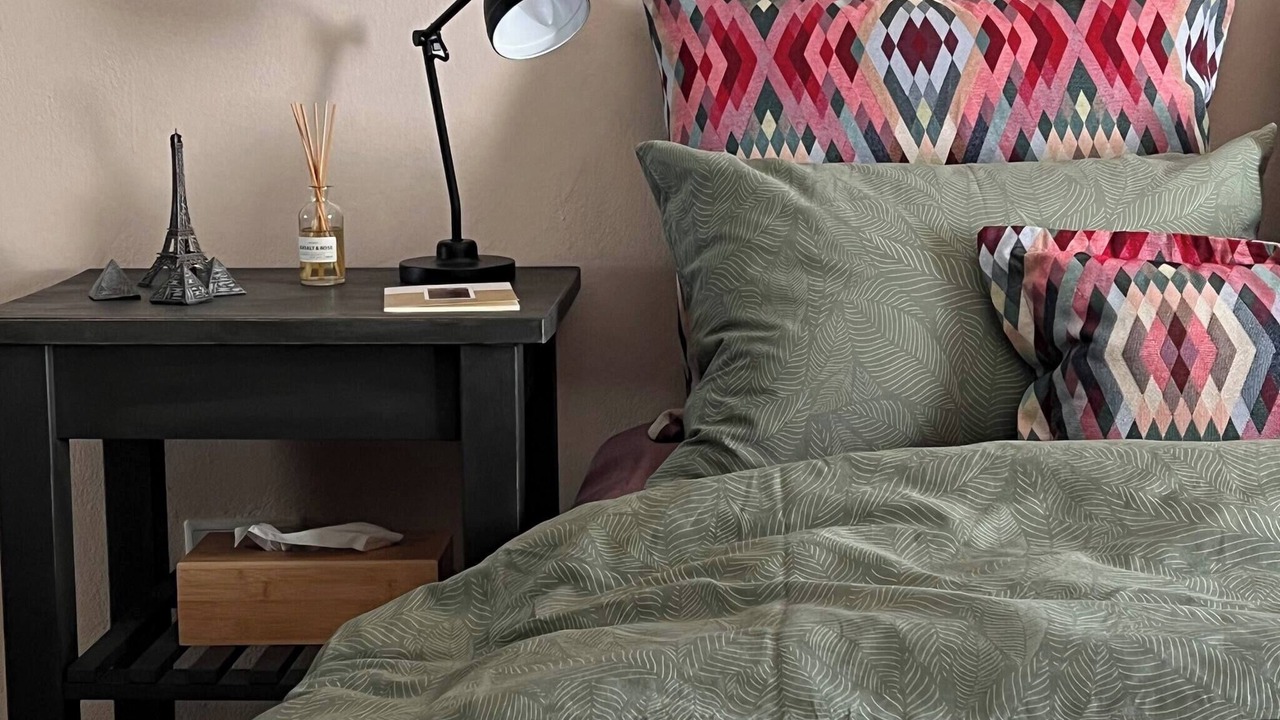 Photo of Bedroom in Drama