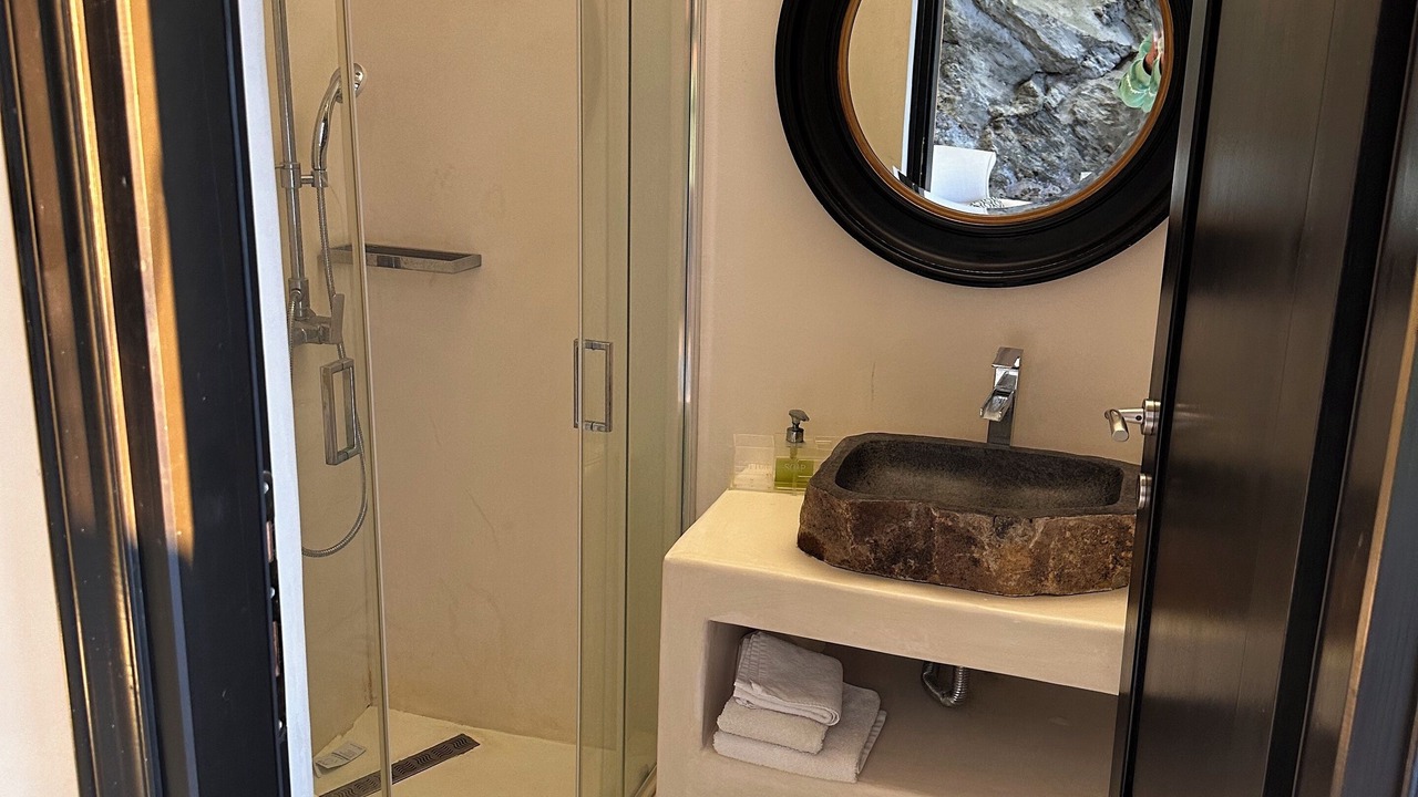 Photo of Bathroom in Kea