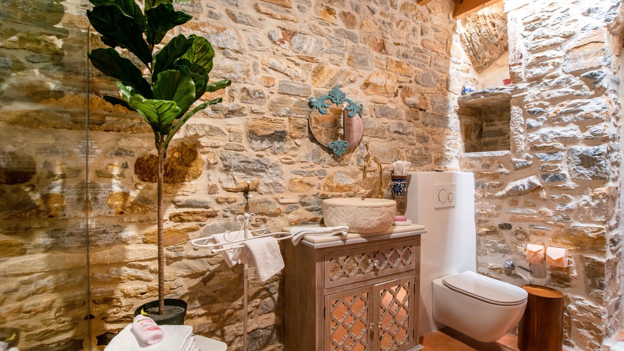 Photo of Bathroom in Filoti
