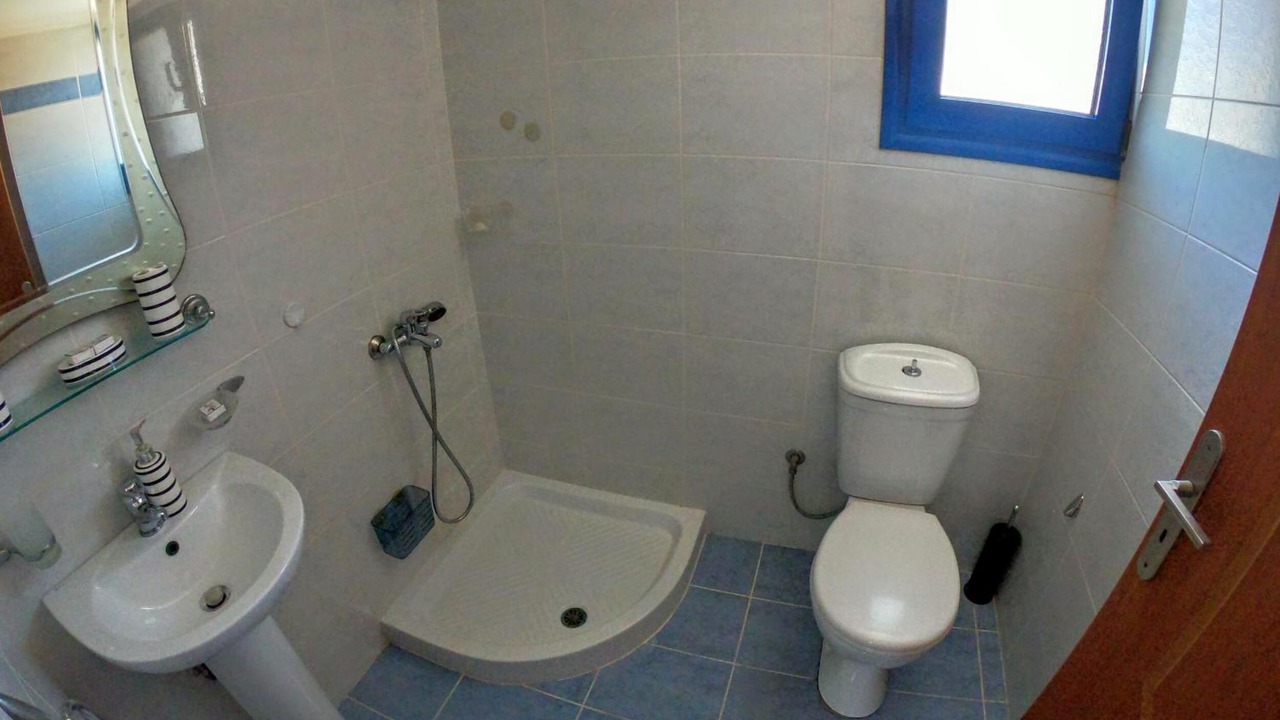Photo of Bathroom in Pedi