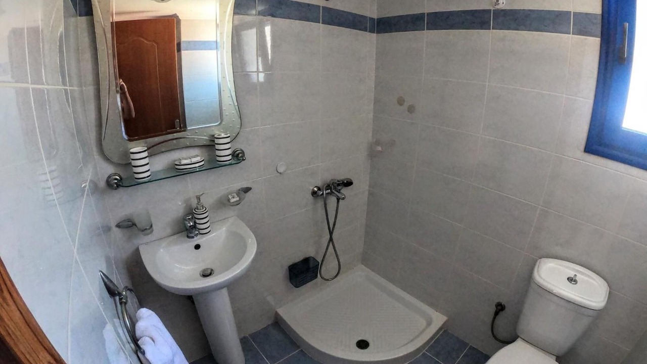 Photo of Bathroom in Pedi