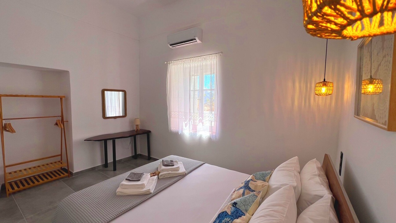 Photo of Bedroom in Milos
