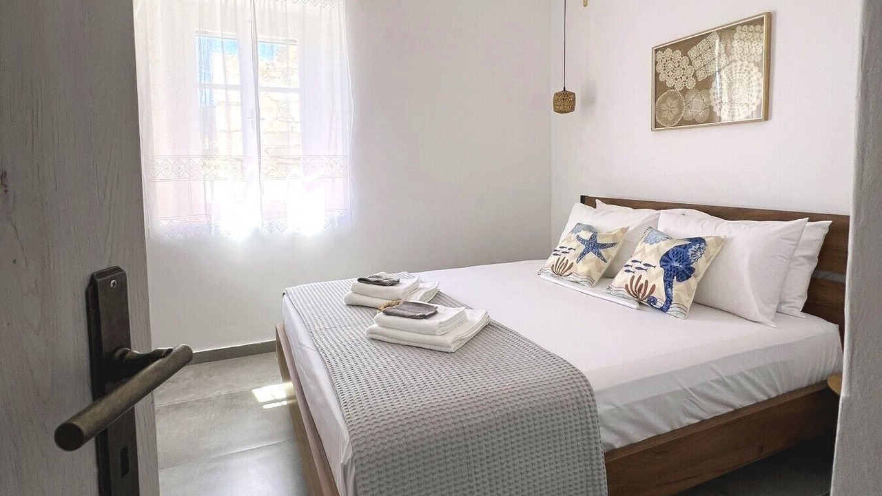 Photo of Bedroom in Milos