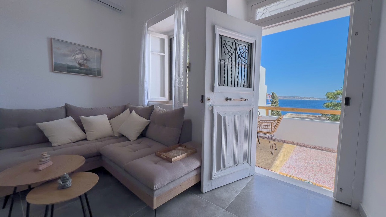 Photo of Livingroom in Milos