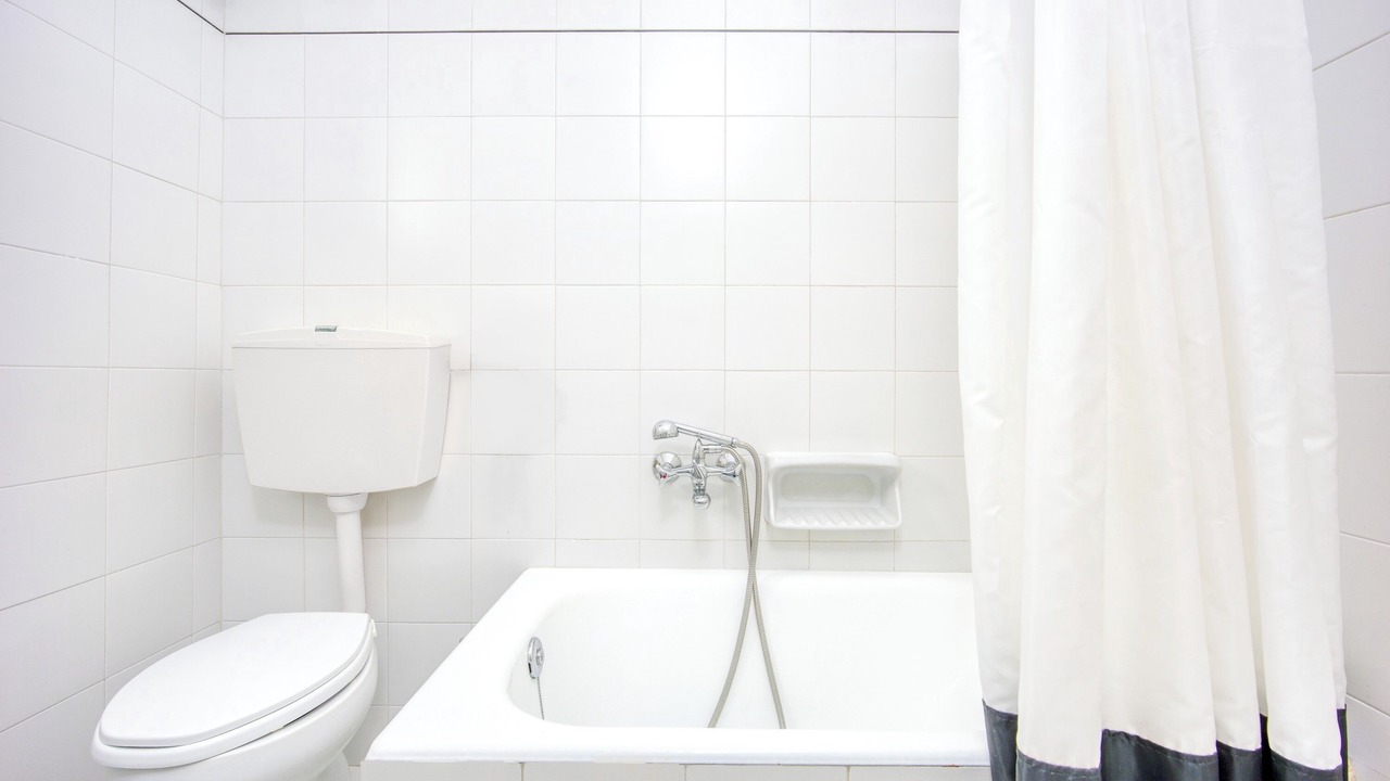Photo of Bathroom in Folegandros Town