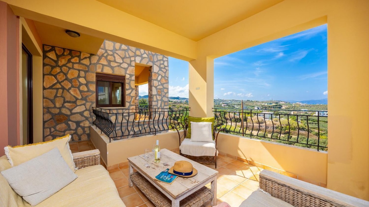 Photo of Patio Balcony in Kato Stalos