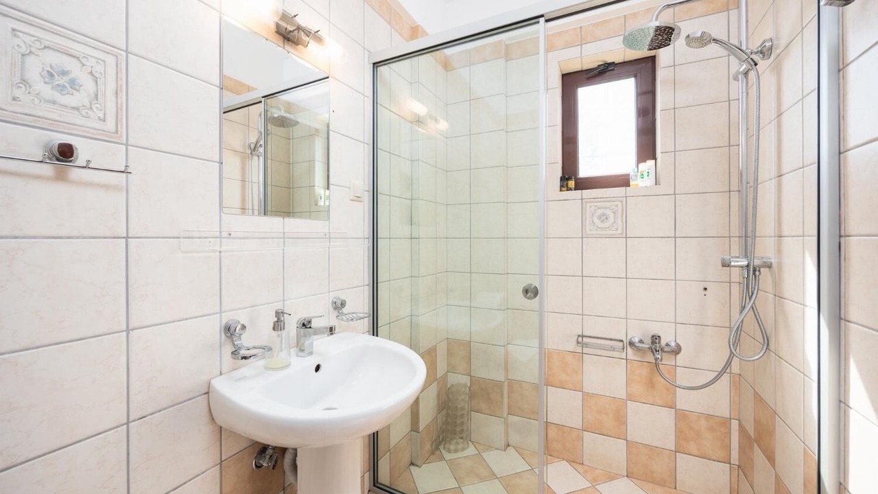 Photo of Bathroom in Kato Stalos