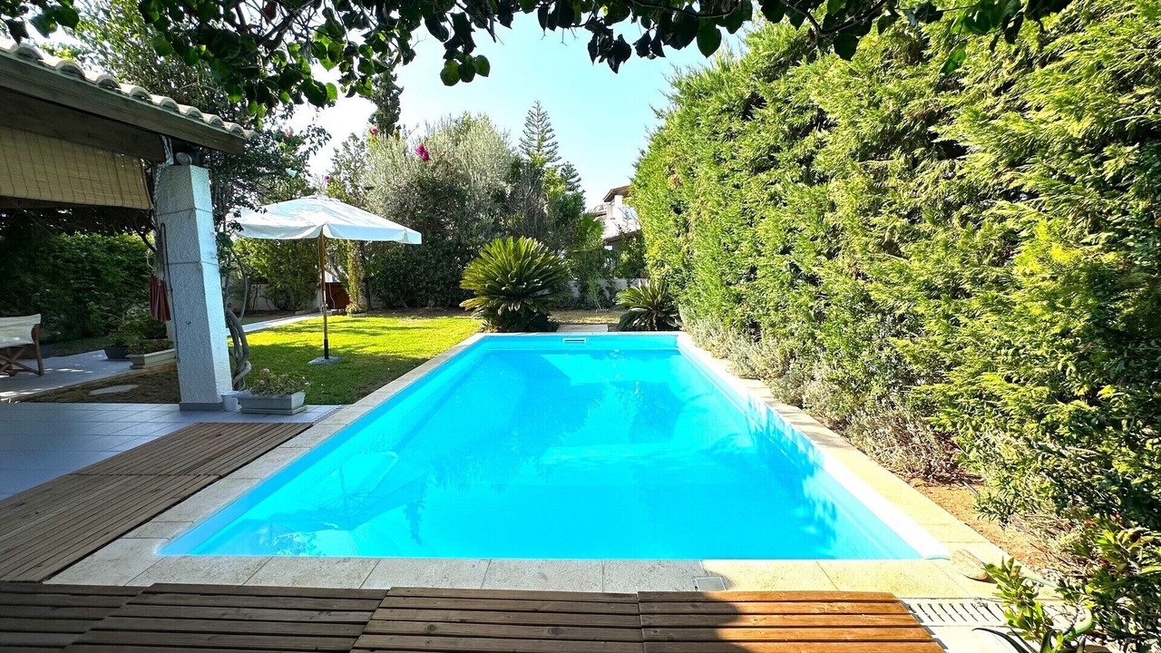 Photo of Outdoor in Plepi