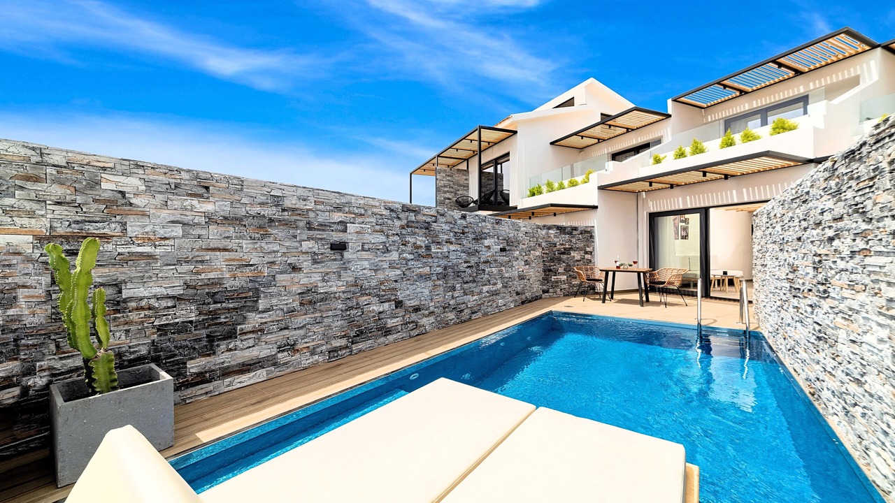 Photo of Outdoor in Istron