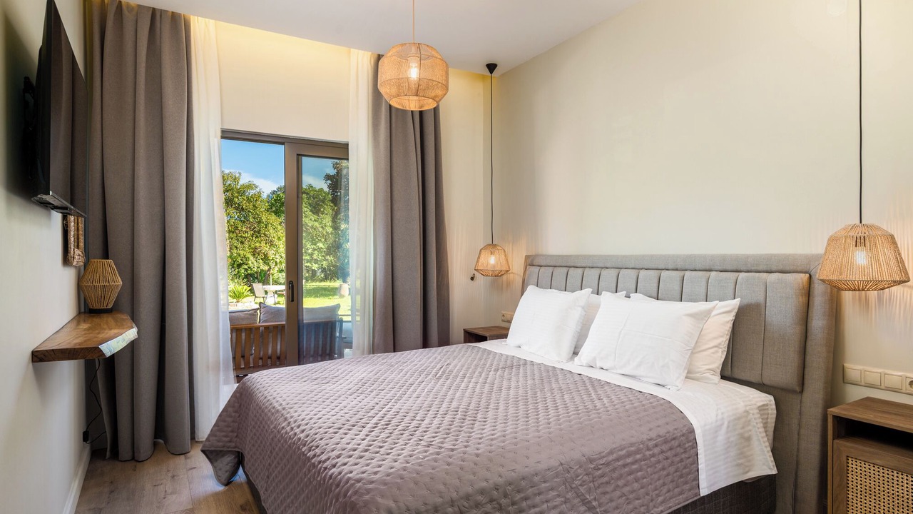 Photo of Bedroom in Ipsos