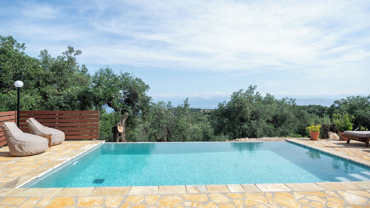 Photo of Outdoor in Petaleia