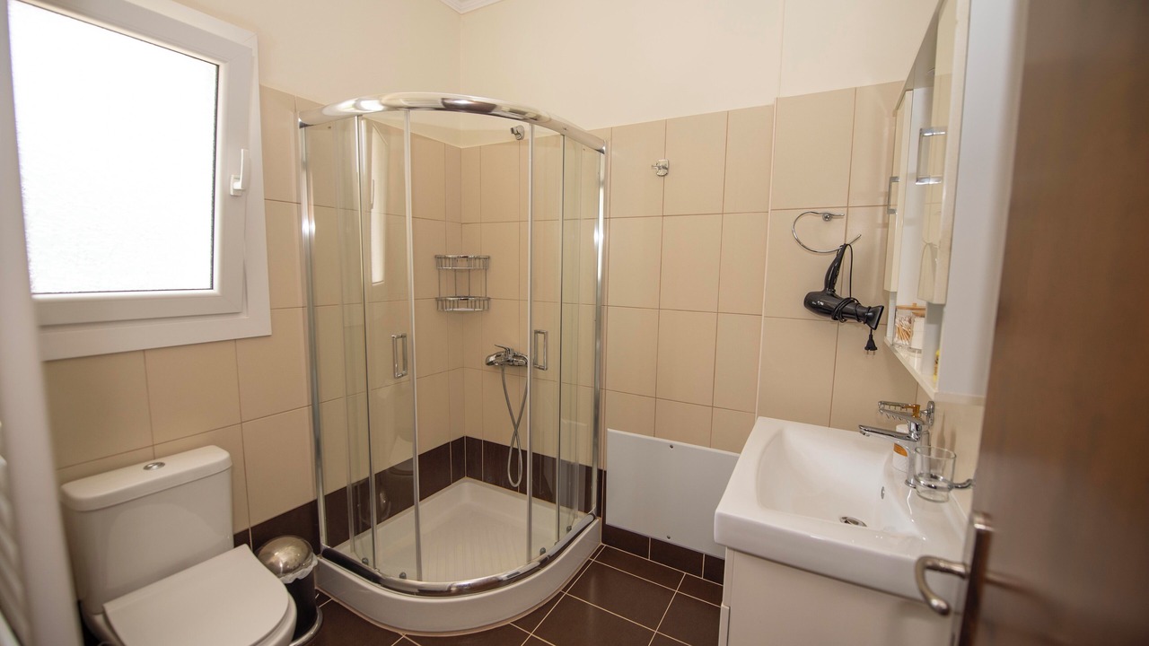 Photo of Bathroom in Petaleia
