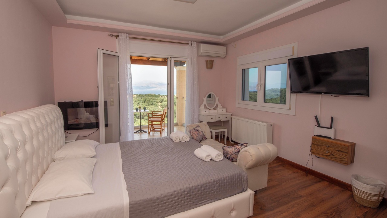 Photo of Bedroom in Petaleia