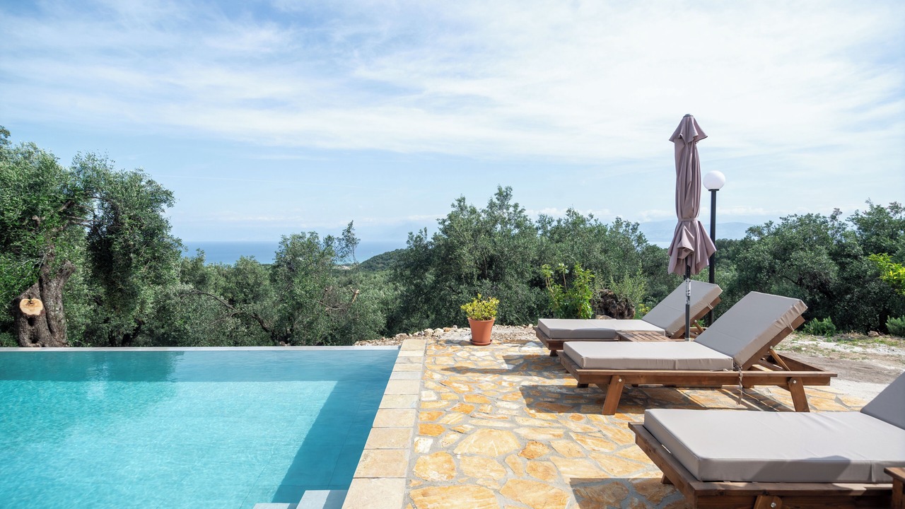Photo of Outdoor in Petaleia