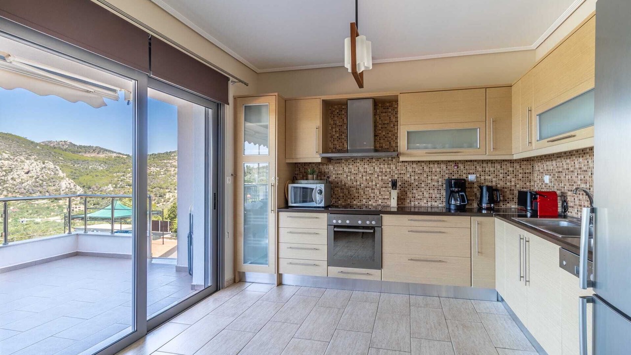 Photo of Kitchen in Limni Vouliagmenis