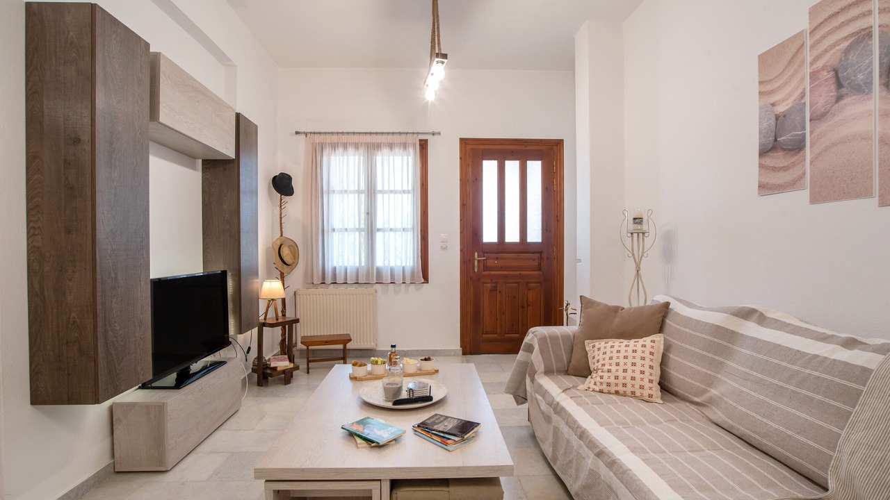 Photo of Livingroom in Aperathos