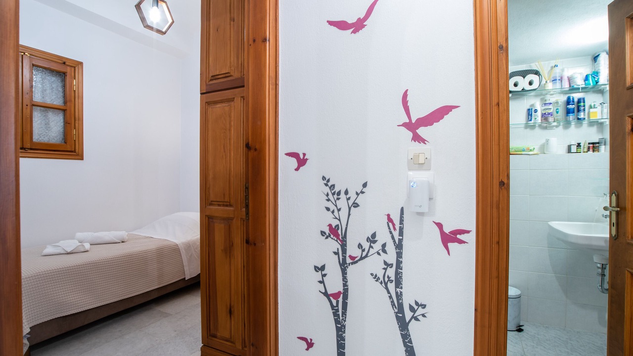 Photo of Bedroom in Aperathos