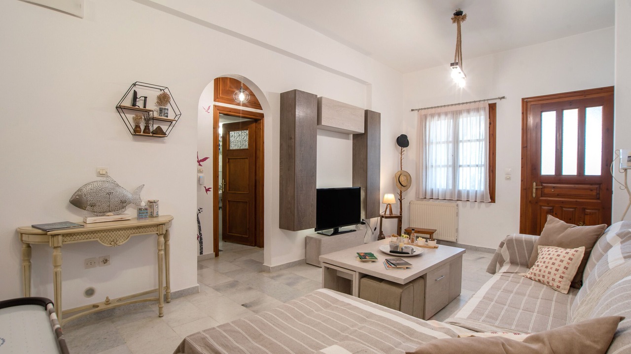 Photo of Livingroom in Aperathos