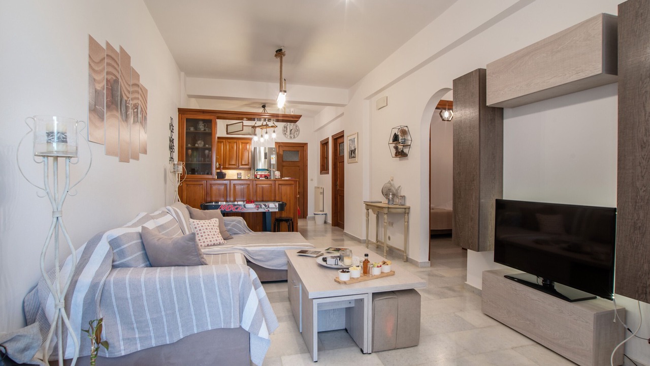 Photo of Livingroom in Aperathos