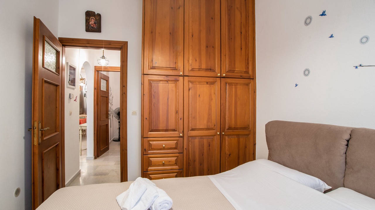 Photo of Bedroom in Aperathos