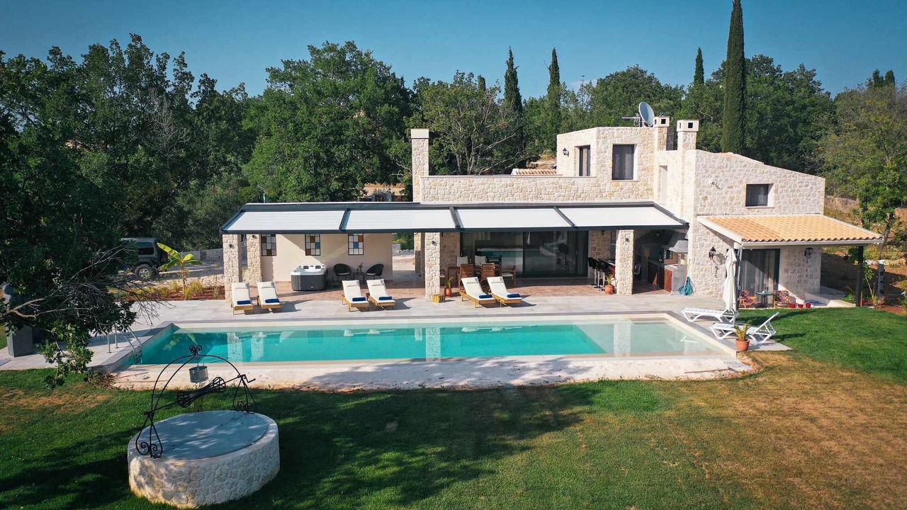 Photo of Outdoor in Achilleio