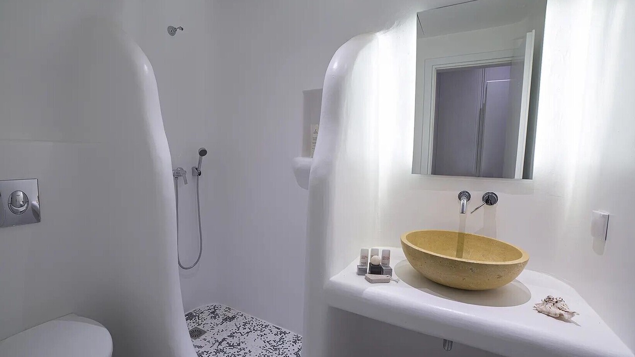 Photo of Bathroom in Faros Armenistis