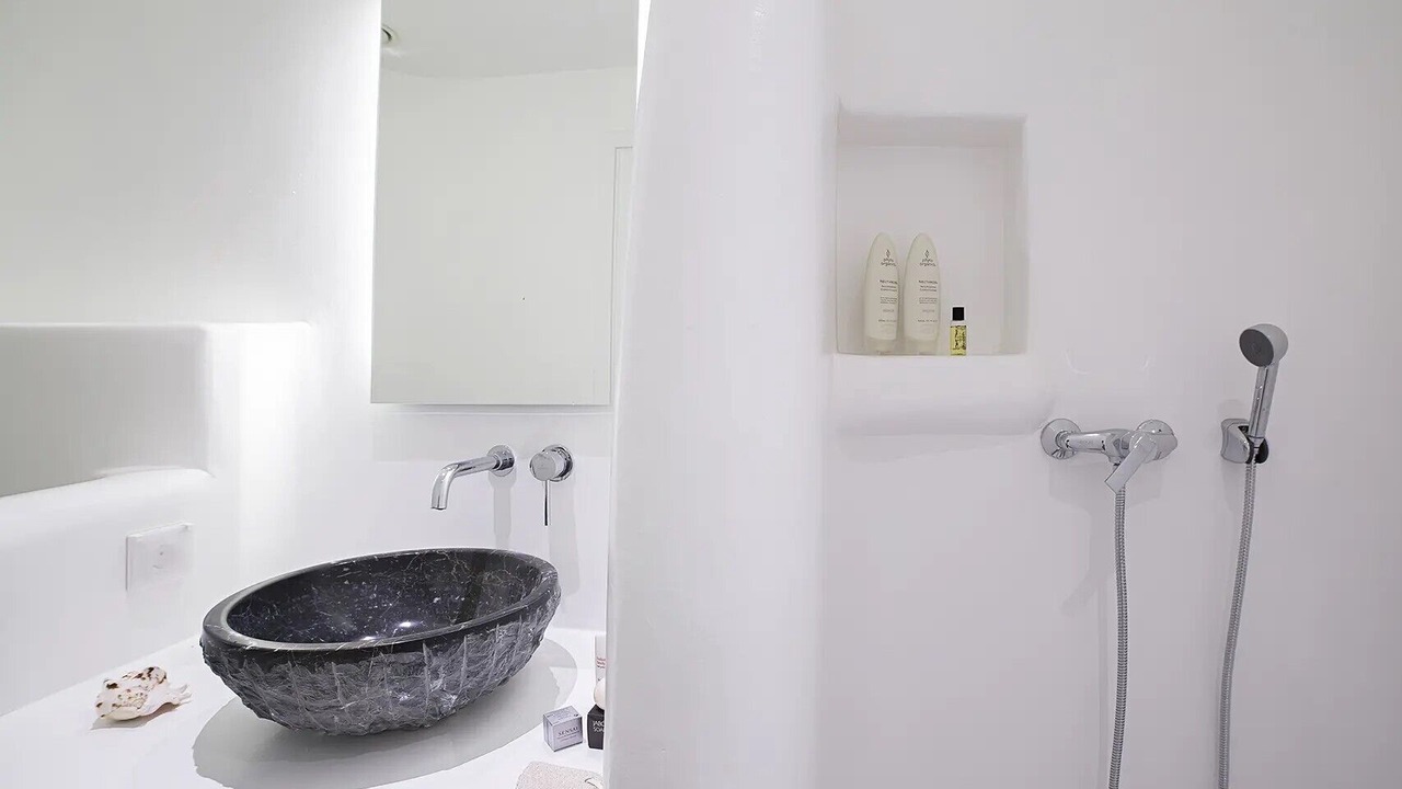 Photo of Bathroom in Faros Armenistis