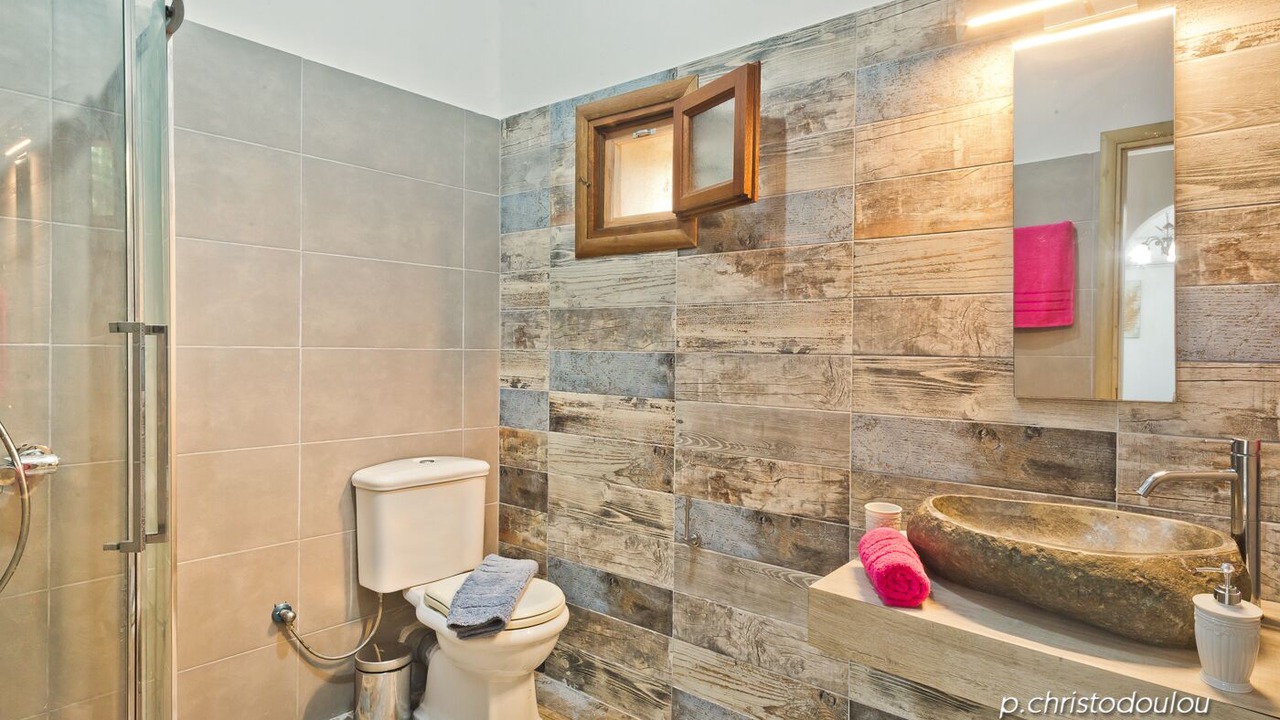 Photo of Bathroom in Lefkos